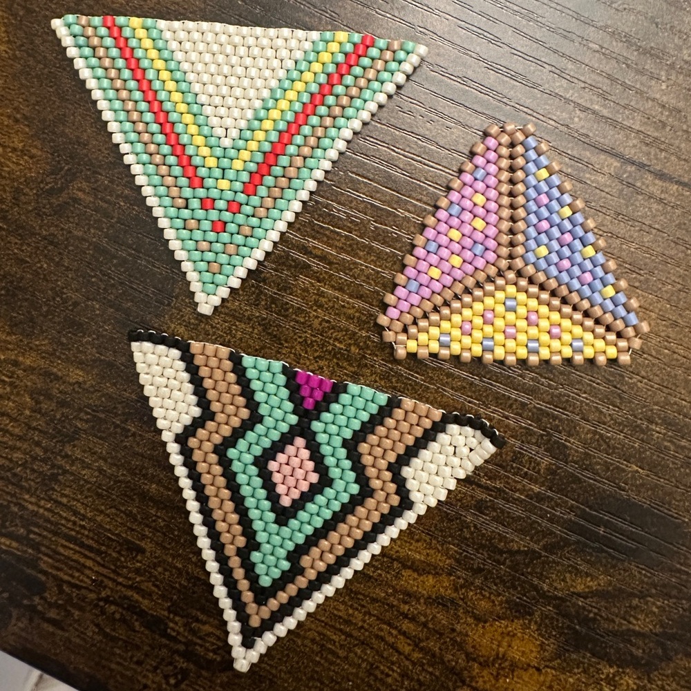 Colorful Beaded Triangle Miyuki Peyote patterns